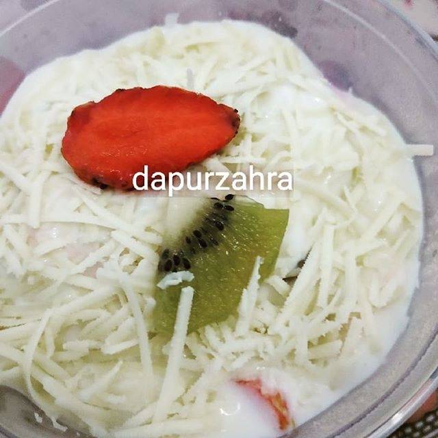 

Salad buah. Tersedia ukuran 300ml dan 450ml. Made by order.