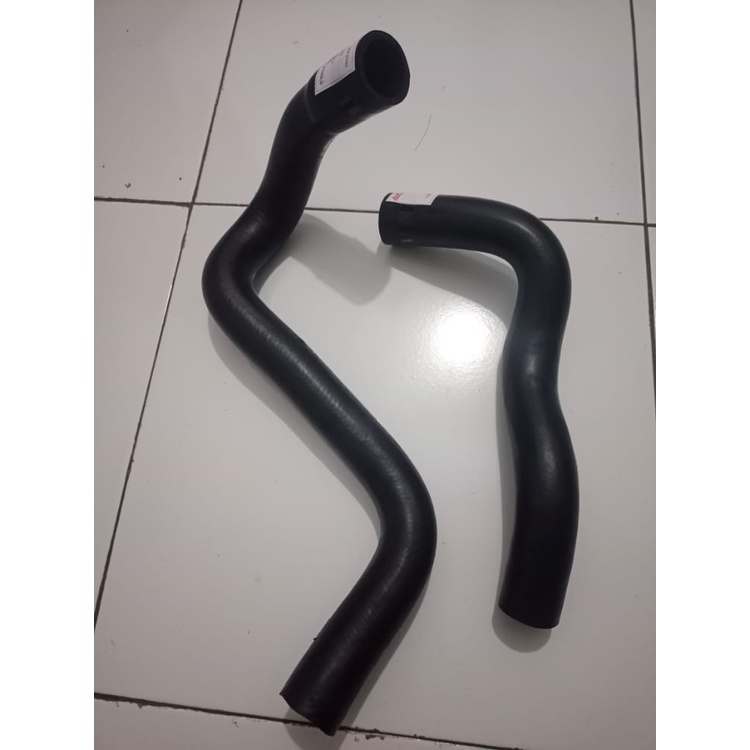 SELANG RADIATOR MOBIL PANTHER 2.3 ATAS BAWAH