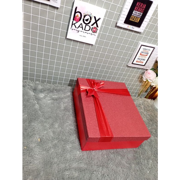 

Box Kado Banjarmasin Warna Merah