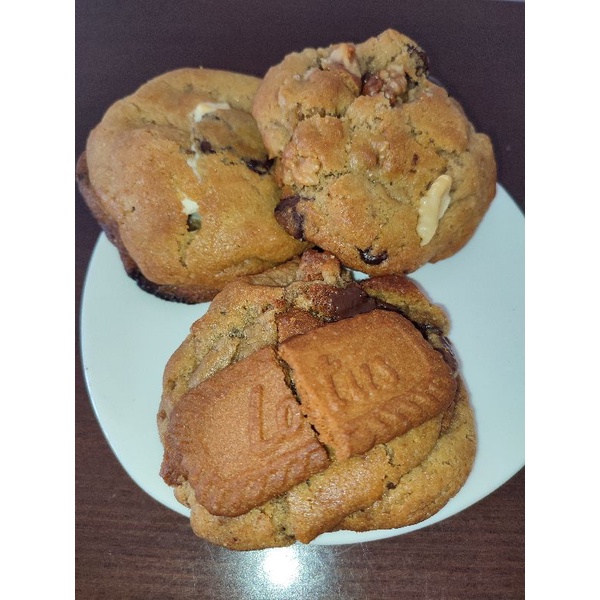 

Enak Company: 1 Big Soft Cookie