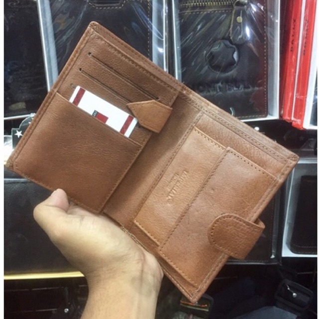 Dompet lipat buku kancing untuk pria dan wanita ukuran tanggung 3/4 kancing bahan kulit asli impor berkulitas tinggi #dompet #dompetpria #dompetwanita #dompetkulit #dompetkulitpria #dompetkulitwanita