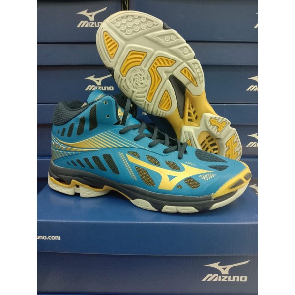 mizuno cross trainer