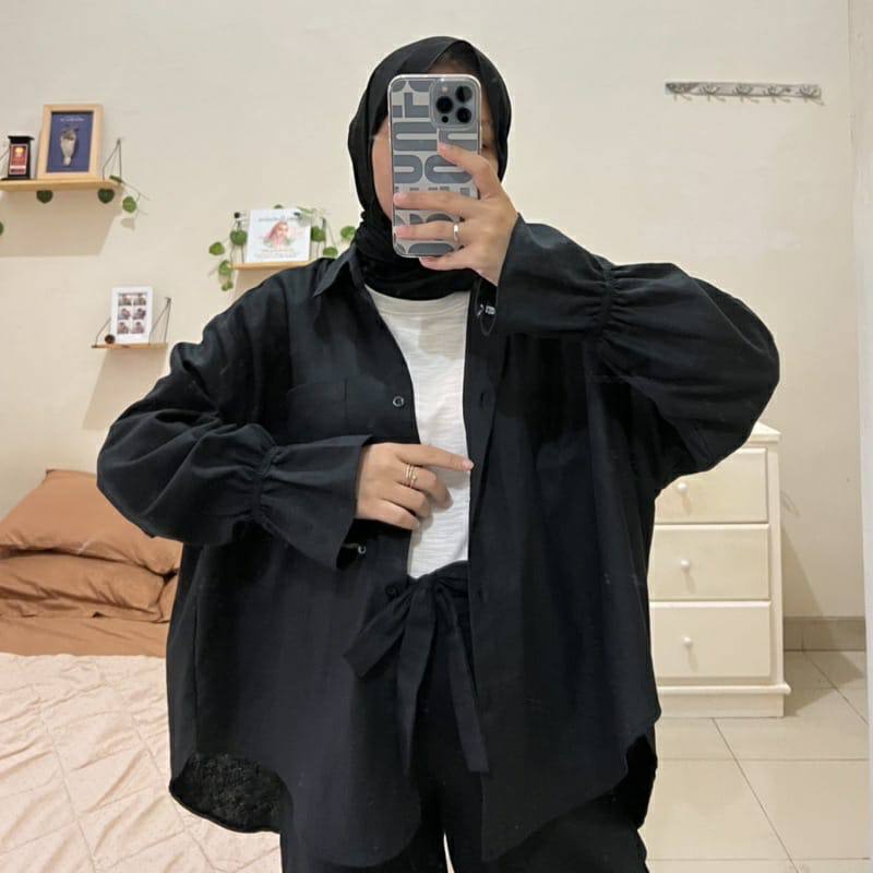 Kemeja linen oversized
