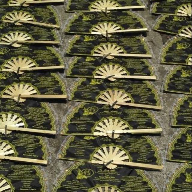 Souvenir Pernikahan Kipas Undangan Kemasan Box