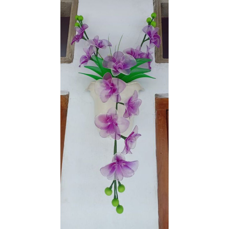 bunga stoking hias dinding