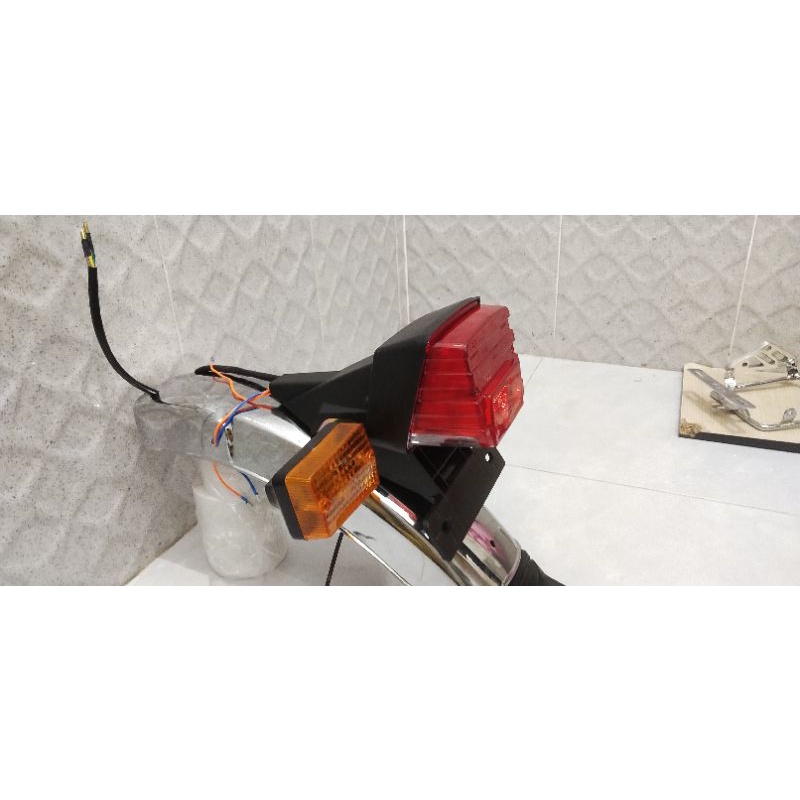 slebor set dudukan lampu honda win set sein kanan kiri