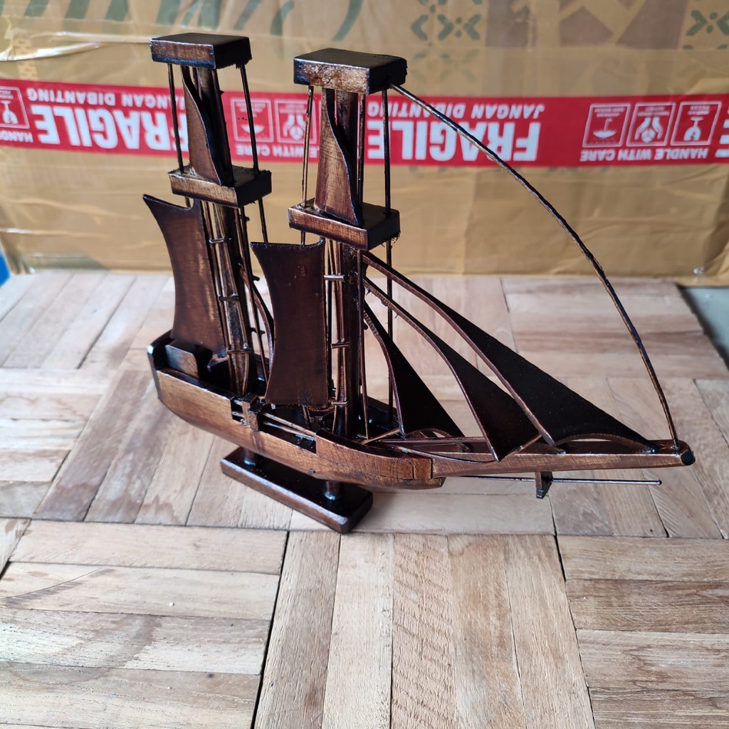 MINIATUR KAPAL PINISI KAYU UKURAN MEDIUM ugd khadijah