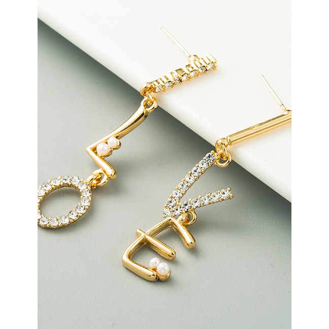 LRC Anting Tusuk Fashion Golden Letter Diamond Pearl Alloy Earrings K76025