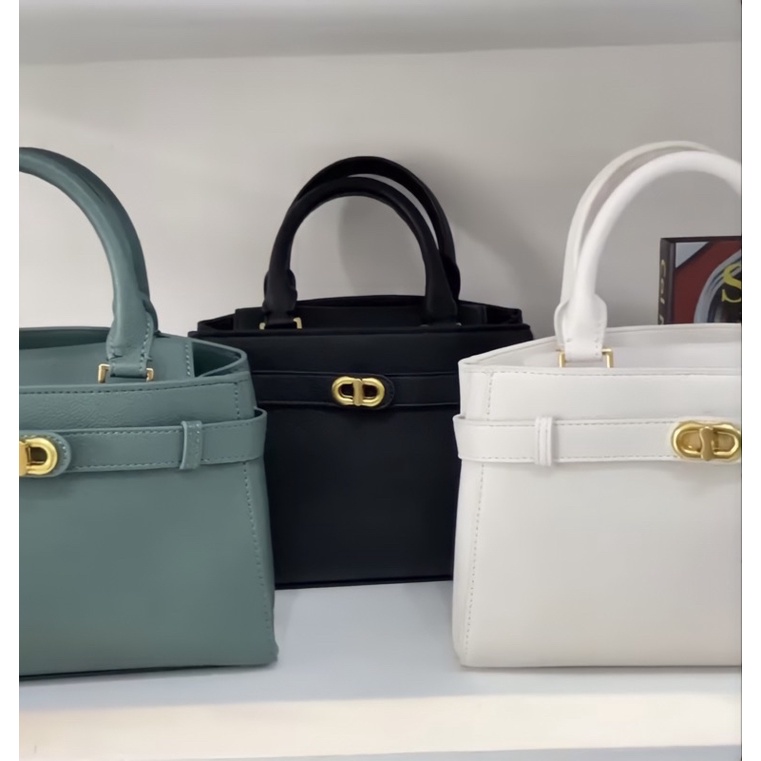 Charles and keith Aubrielle Metallic-Accent Belted Bag