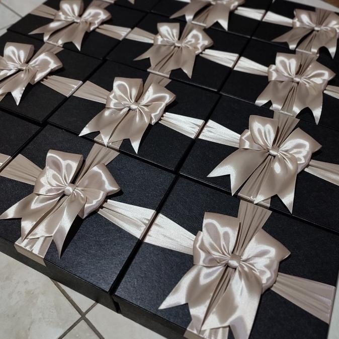 

[COD] BLACK HAMPERS BOX KOTAK KADO CUSTOM SIZE PxLxT HITAM PITA SILVER C [COD]