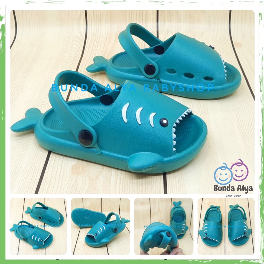 Sendal Anak Laki Laki IMPORT Usia 3 4 5 Tahun Baby Shark - Sepatu Sandal Slop Anak Cowok Model Ikan Lucu HIJAU Sendal Anak Cowok Cewek Kret Anti Licin Sendal Slop Anak Tali Belakang Nyaman Dipakai Size 24-28