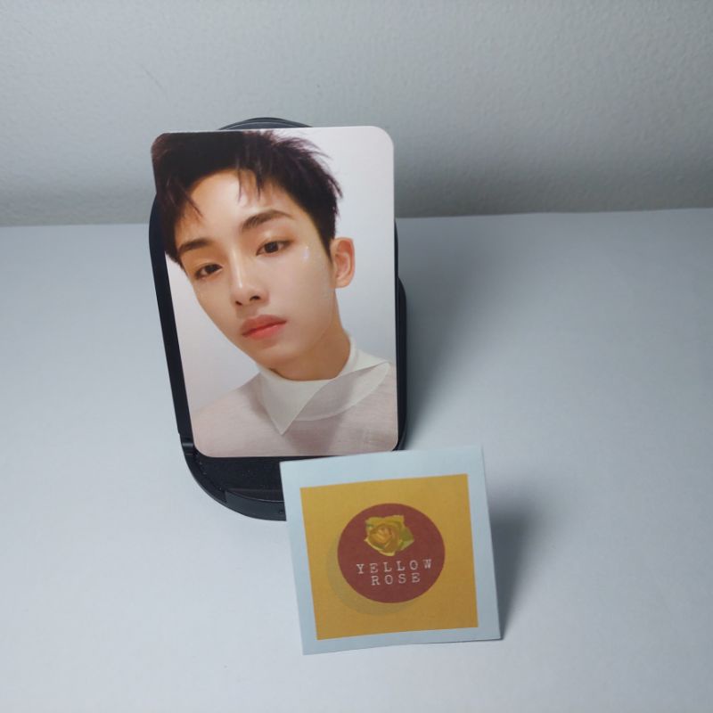 Photocard (PC) Official Winwin WayV NCT 127 Photopack SG21 SelfCamera Selfie Version - Season's Gree