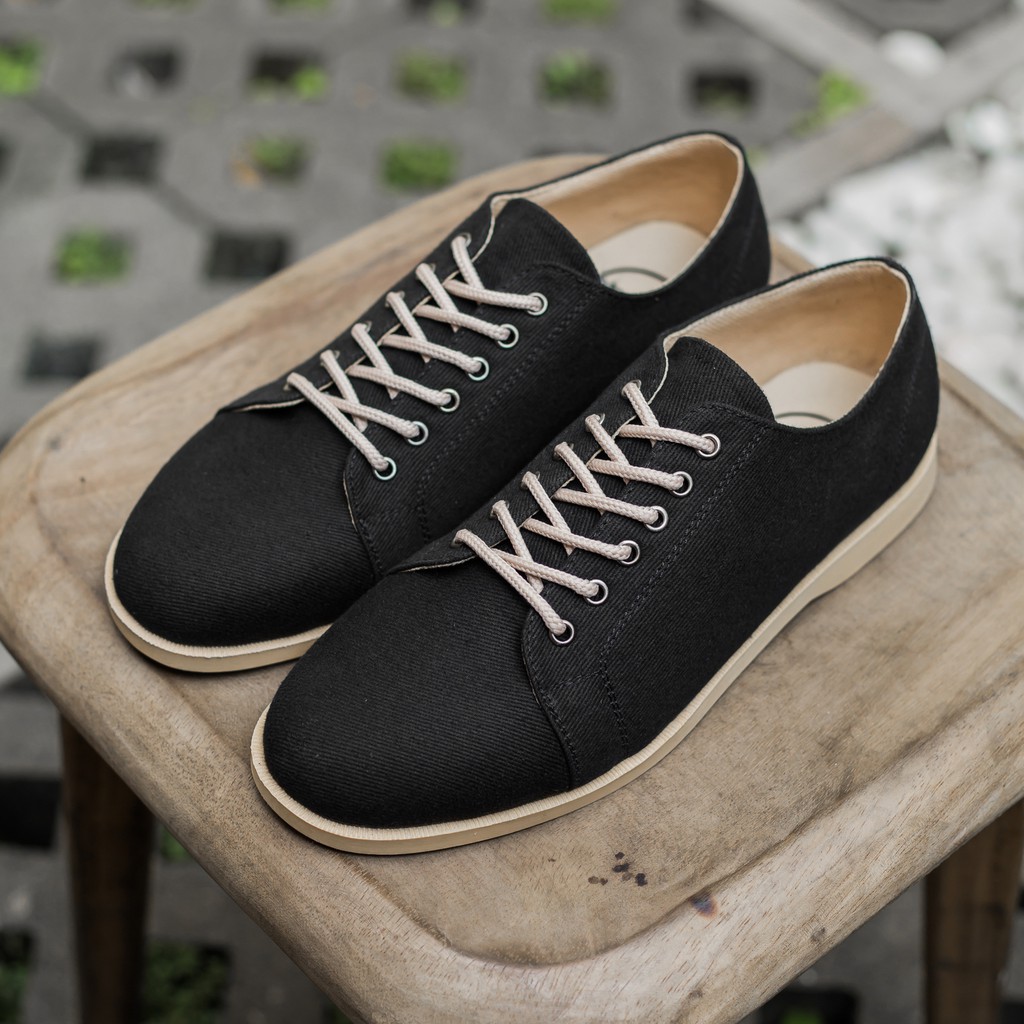 ELVRA Footwear - Sepatu Pria Sepatu Sneakers Sepatu Kasual Casual Sepatu Kanvas Canvas - Costa Black Cream