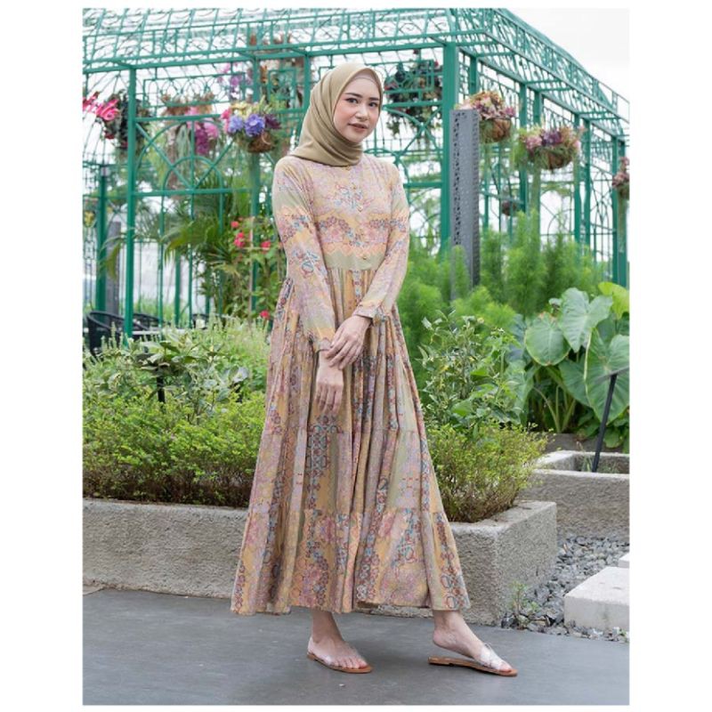 Marigold L Qeena Midi Dress by Heaven Lights