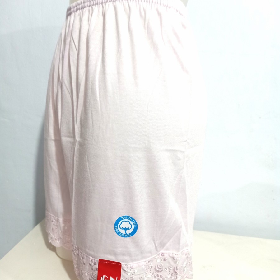 Rok Celana Pendek Daleman Wanita Bahan Katun Golden Nick / Yutind