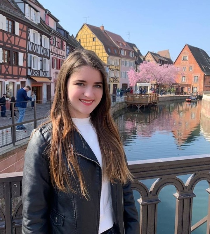 Mangkok Melamin Persegi Tutup Unica 2075