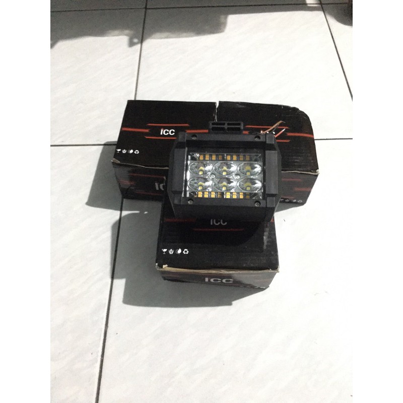 Lampu CREE LED 6 mata strobo atas bawah