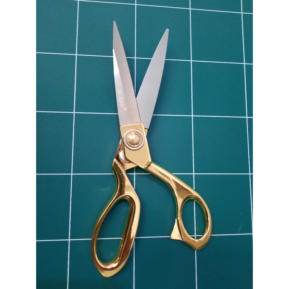 

SS [ ISI 1 PCS ] gunting emas De Xian