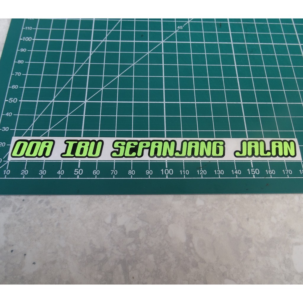 Stiker visor helm doa ibu sepanjang jalan