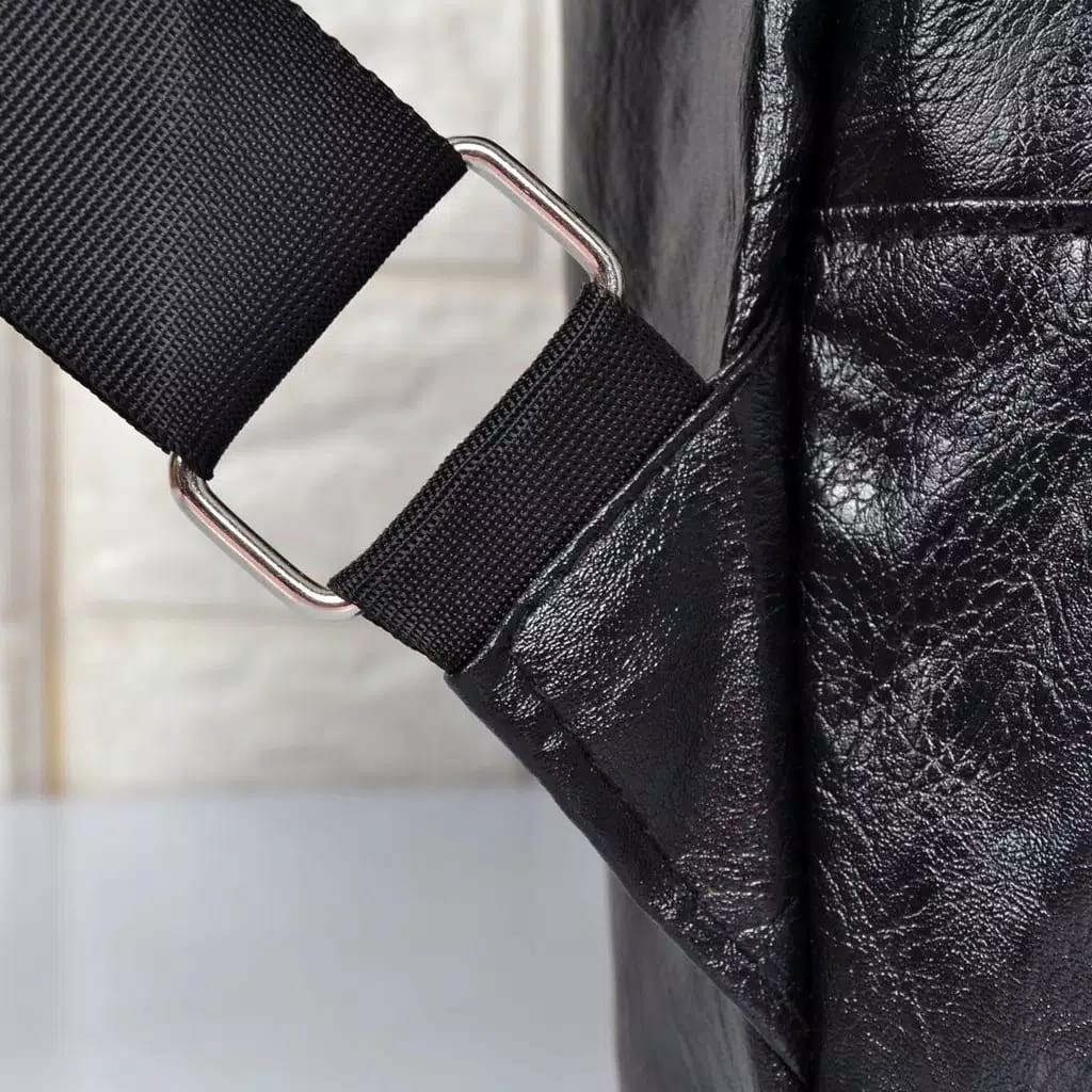 TAS SELEMPANG PRIA KULIT P001