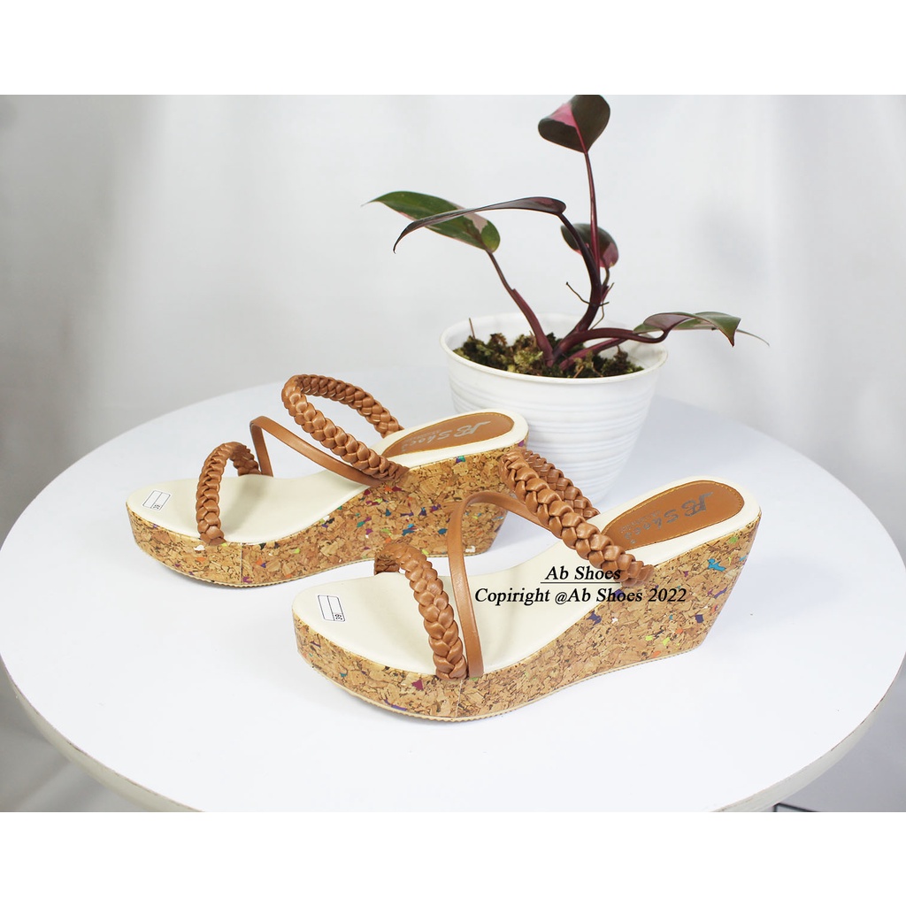 Wedges Wanita Tali Kepang Silang Terbaru