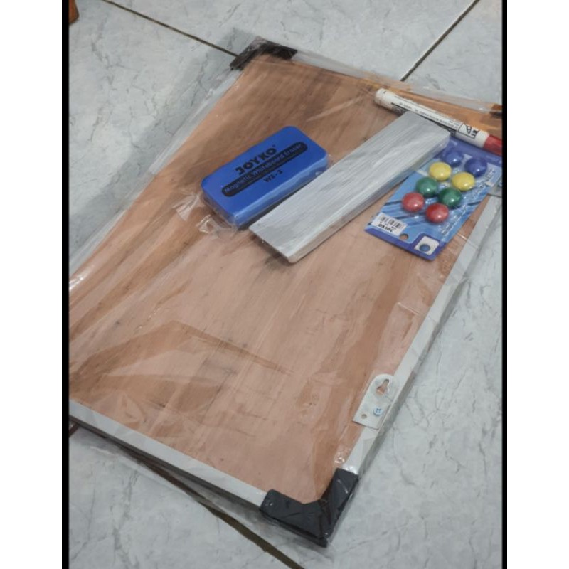 

white board 30 x 45 Magnetik