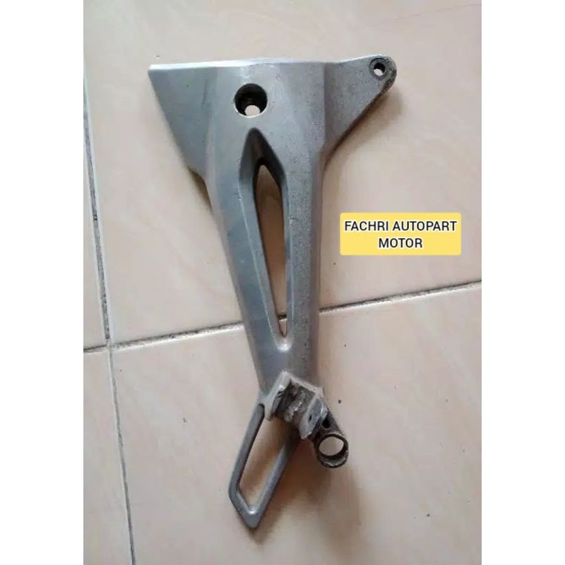 Footstep Foot Step Postep kanan Supra Fit New Original