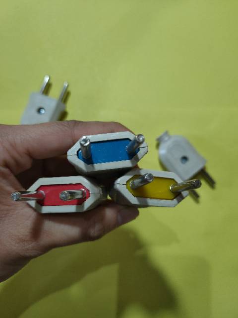 Steker Gepeng Mini Warna Yadi (merah,biru,kuning)