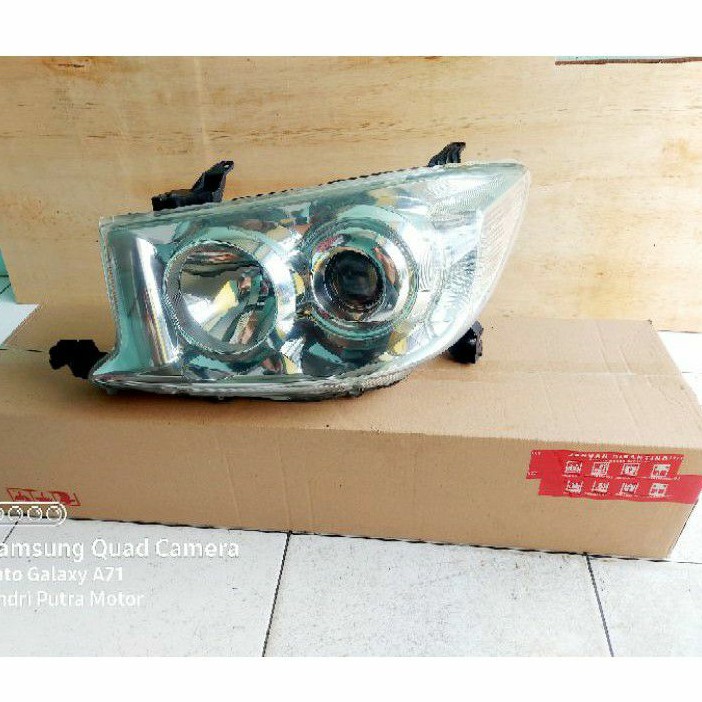 Headlamp Lampu Depan Fortuner 2010