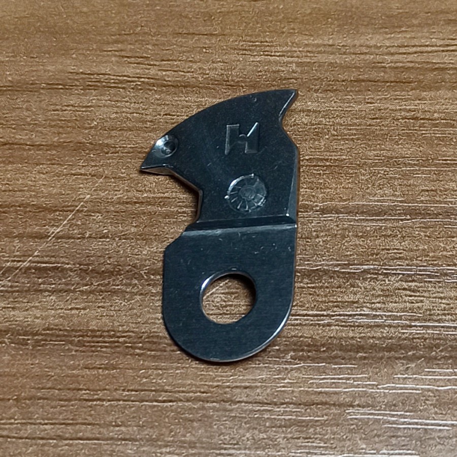 B2424-280 / B2421-280 Pisau Bawah Mesin Jahit Barteck 1850