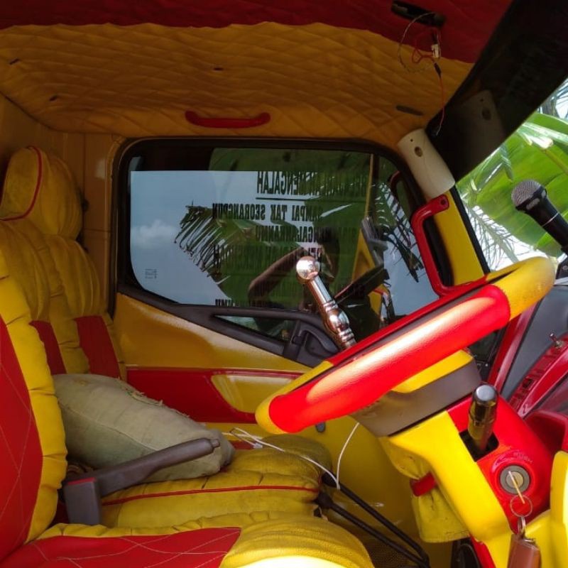 Cover Jok mobil / sarung jok canter model sofa