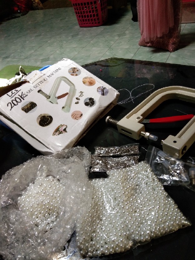 Mutiara Press Tanpa Lubang Untuk Variasi Baju Uk. 6mm (isi 500biji)