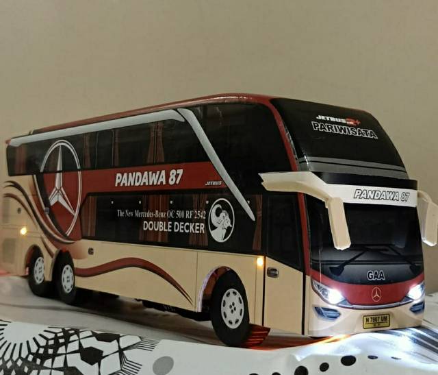 miniatur Bus bis / mainan bus bis PANDAWA 87 DD lampu