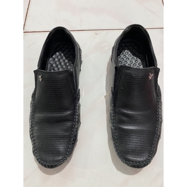 sepatu playboy