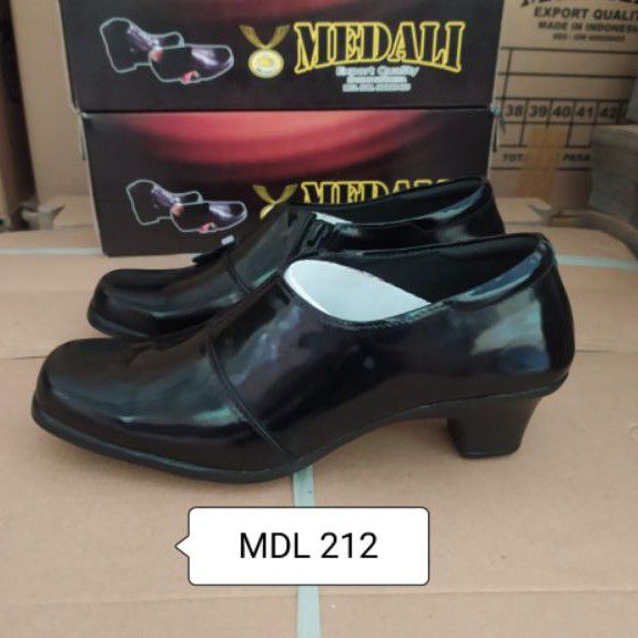 Sepatu kulit wanita PDH Polwan Secwan Sus PNS sepatu kerja formal tampil lebih keren