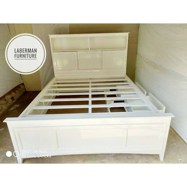 Dipan Laci / Tempat Tidur Laci