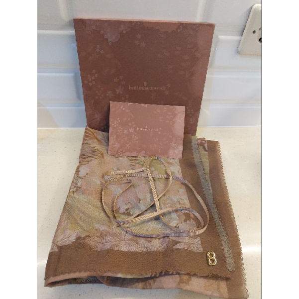 Buttonscarves iseltwald cocoa Preloved