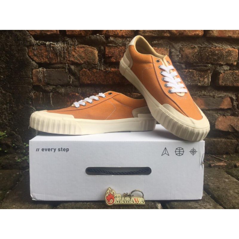 walko alden low camel