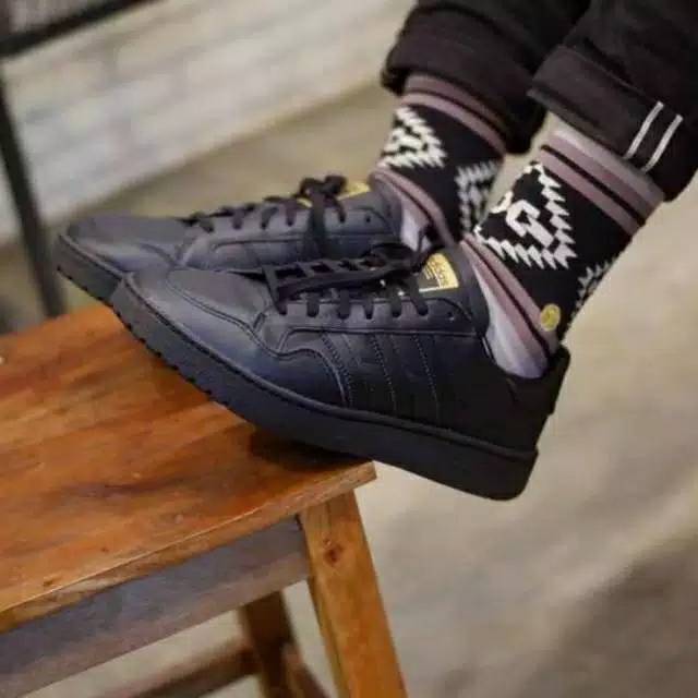 SEPATU ADIDAS TEAM COURT ALL BLACK