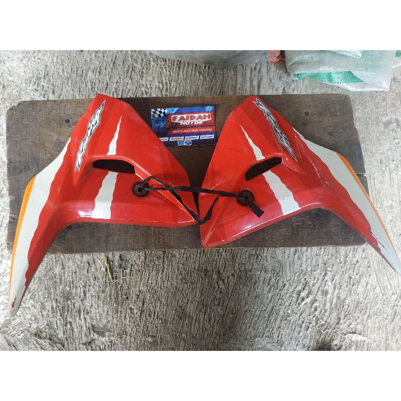 TUTUP SPAKBOR / COVER SPAKBOR / KUPING SPAKBOR BLADE REPSOL CW ORIGINAL