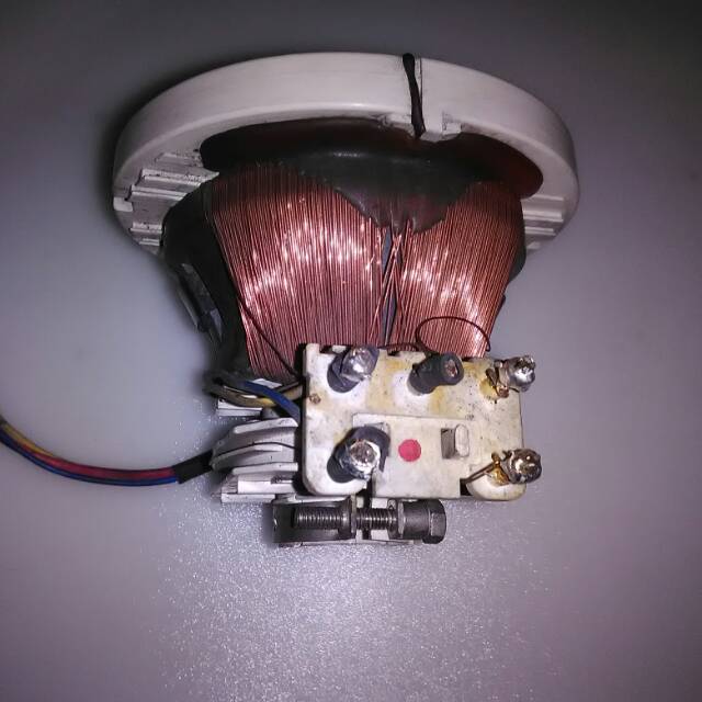 Konde yoke defleksi Polytron leher kecil