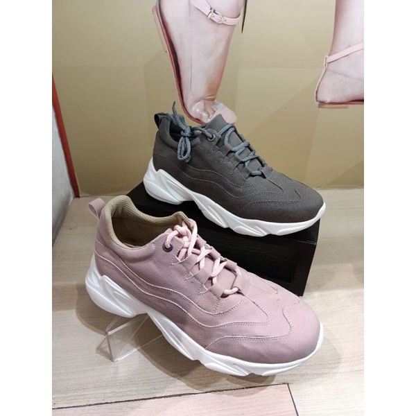 SEPATU SNEAKERS AMANDA JANES ORI