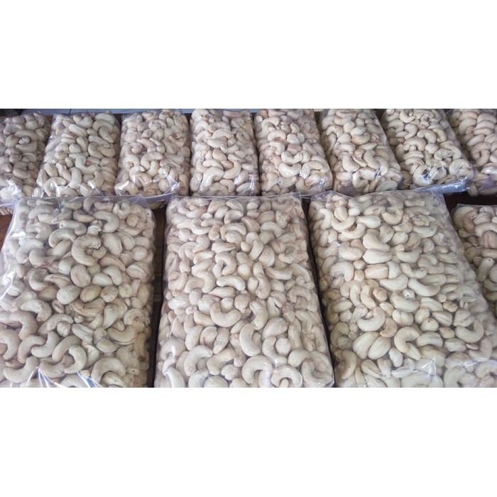 

GROSIR Kacang Mede/Mete/cashew nut MENTAH ASLI WONOGIRI 1 kg (1000 G)