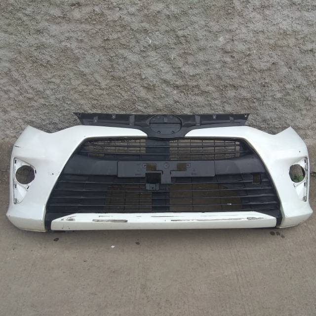 Bumper depan Calya