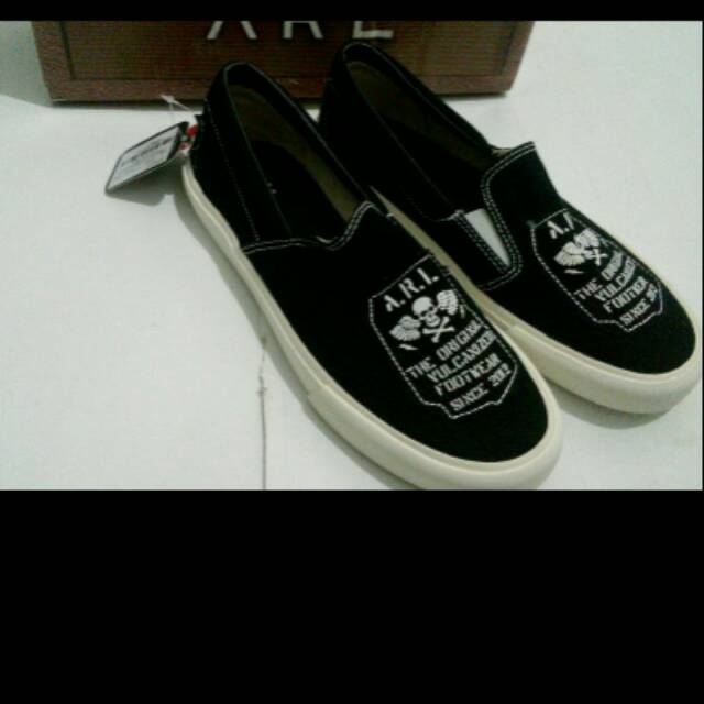 Sepatu ARL by Hardware