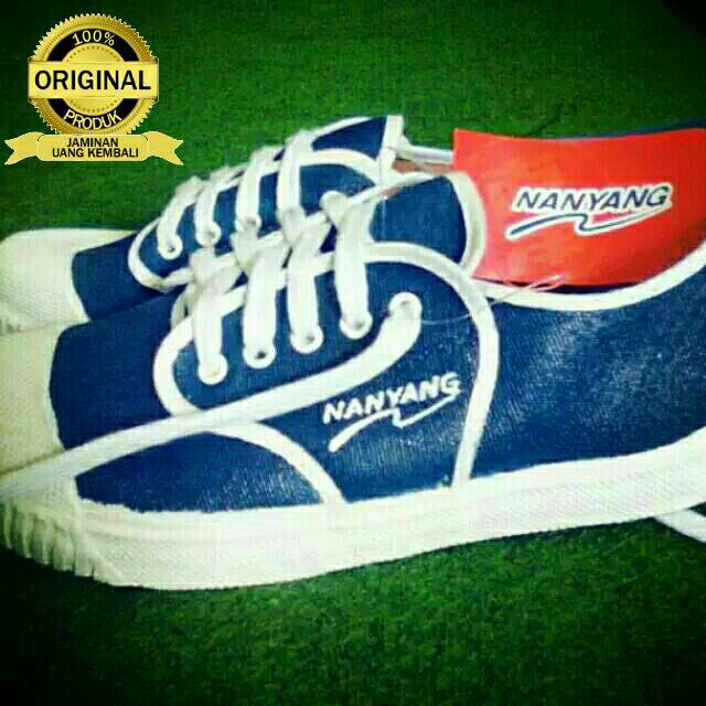 Sepatu sepak takraw nanyang biru