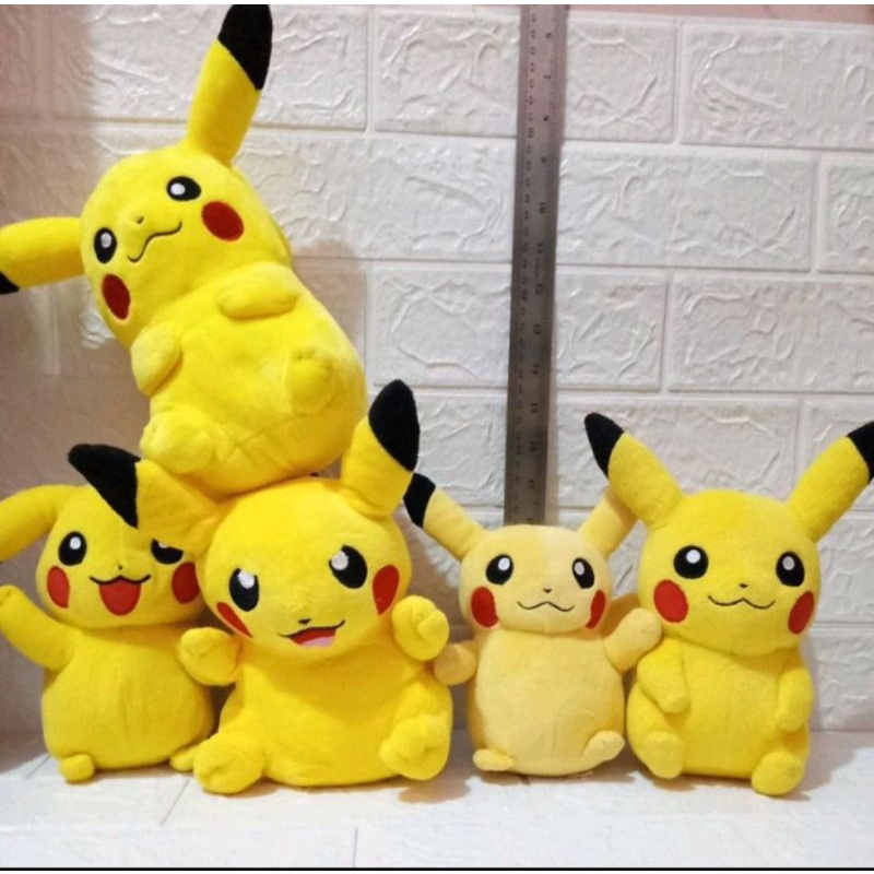 Boneka lucu  POKEMON PIKACHU.....(( tinggi 30 cm ))