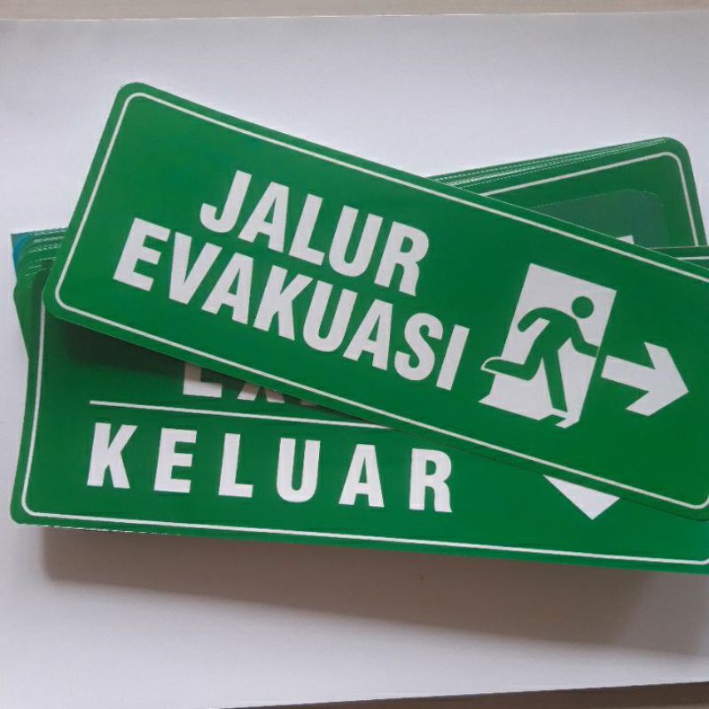 

Jalur Evakuasi kanan,kiri,exit keluar
