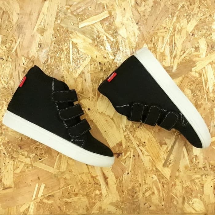 Sepatu Rekat Hitam Polos Velcro Kets Sekolah Anak Laki Perempuan Keren - 32 terakhir