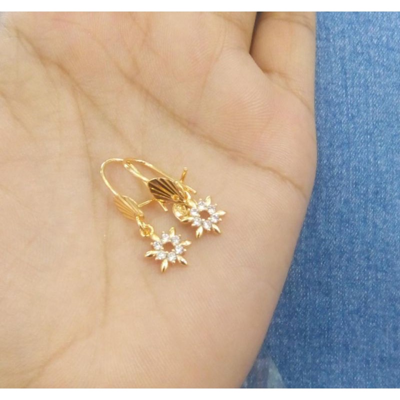 anting kait bunga matahari perhiasan wanita titanium gold